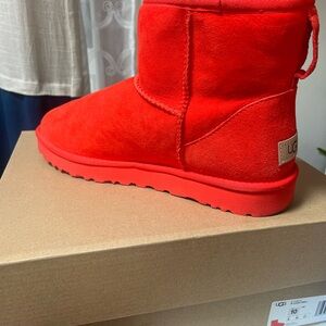 - Womens UGG® Classic Mini II Boot - Cherry Pie